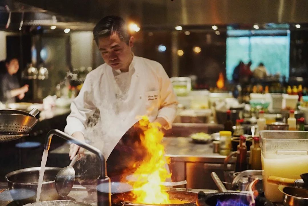 一向以“好吃”出名的凯悦,这次带我把人间三月的春天都吃进了嘴里