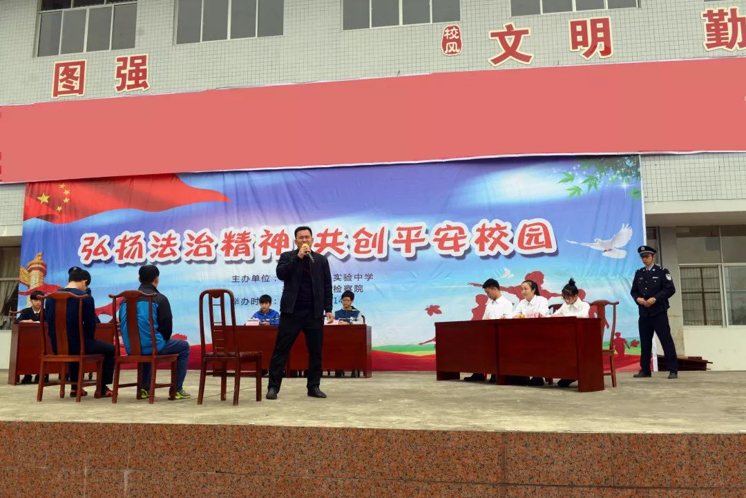 蹇棯甯堢敓鍚堜綔,蹇棯鏍″洯瑙嗛澶у叏鐕冪垎闇囨捈