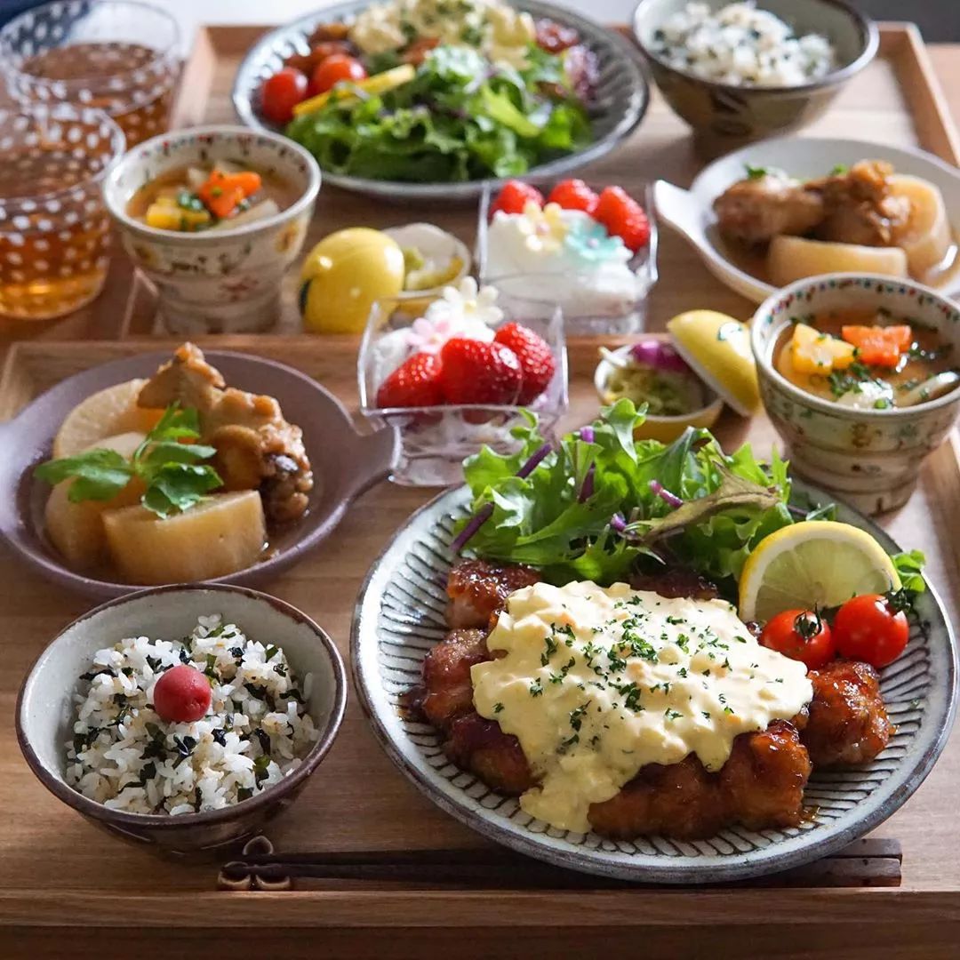 被11万网友狂求菜谱，这家人的一日三餐，为什么这么有魔力？