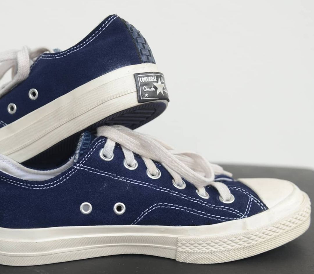 不要跟穿白衣服的人独处,不要跟穿白裤子的人在一起