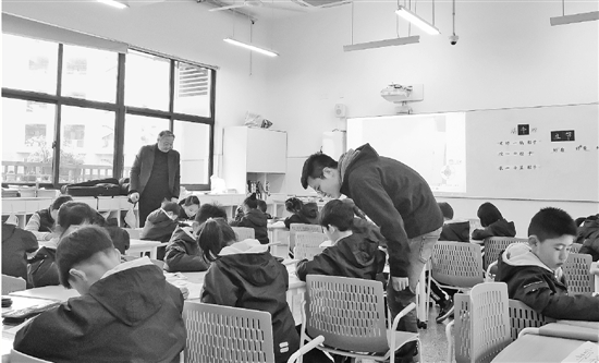 幸福是什么有人陪有人懂,幸福是什么就是有儿女们陪伴