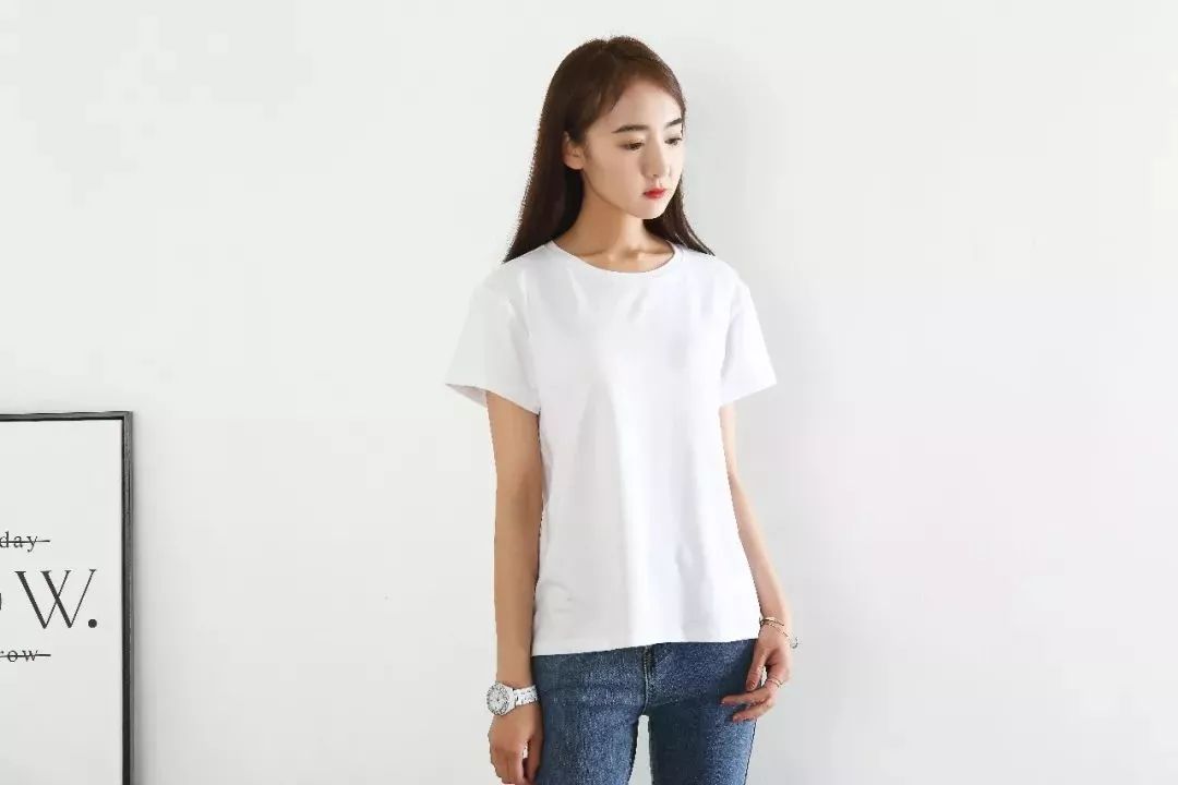 为什么全世界女明星都在穿这件白T？永不发黄，显瘦十斤，国际一线大牌*用御**工厂出品的白T，谁见谁动心！