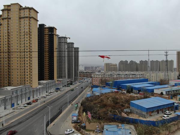 激光炮击穿3米钢板,激光炮清除高压线风筝