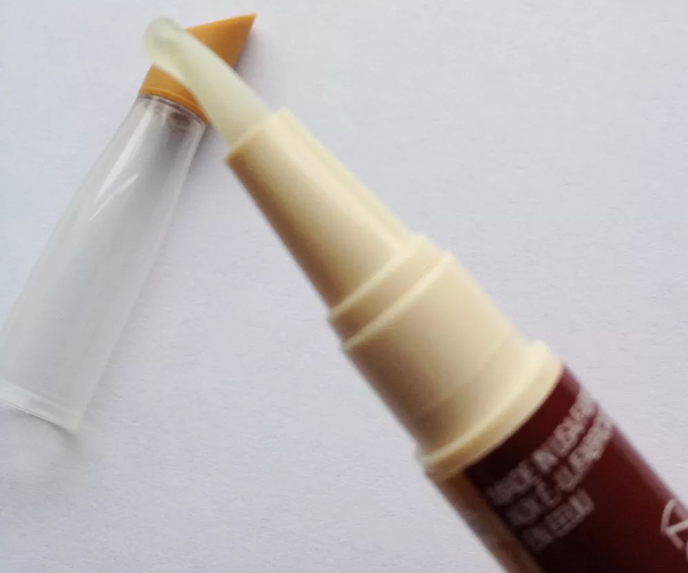 姑娘我看你印堂发黑下一句,姑娘我看你印堂发黑下一句是什么