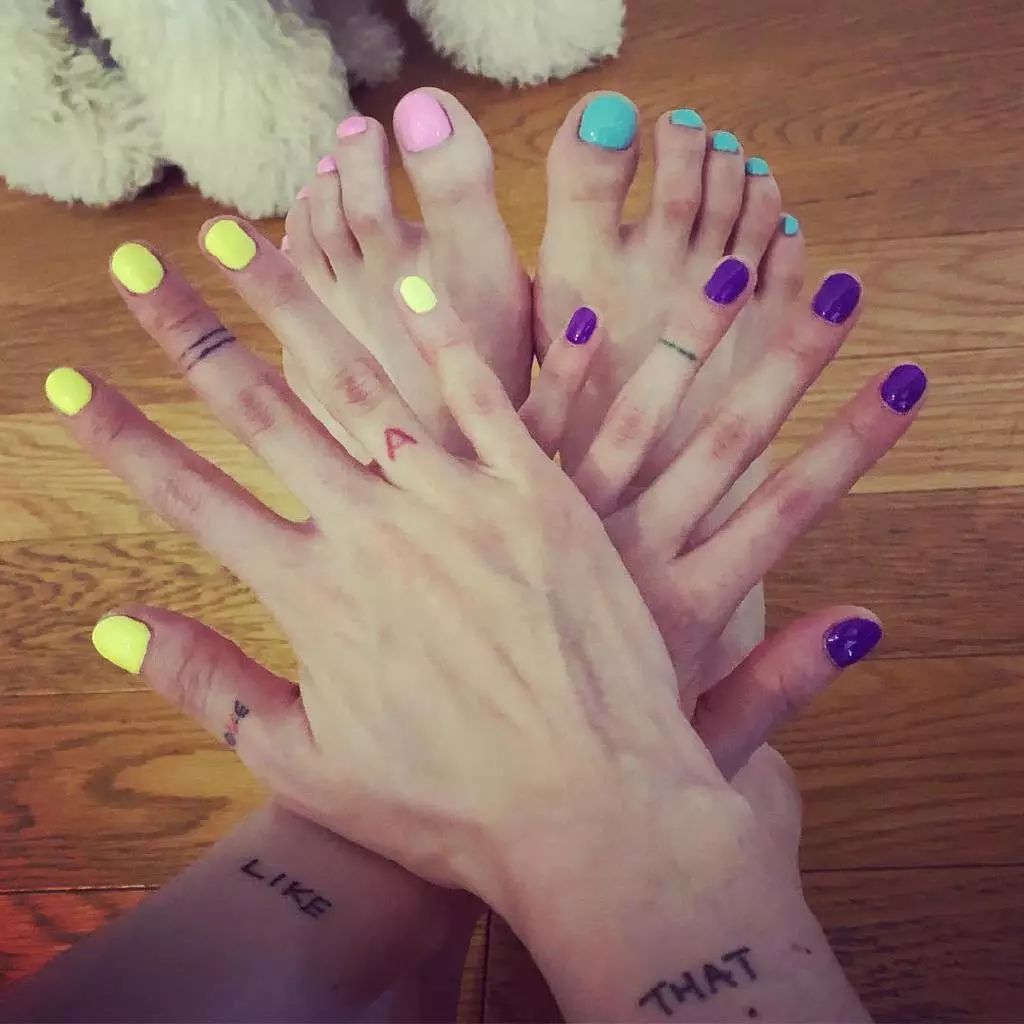 公布恋情被公司开除背假香奈儿都能带货说她是“人间毒药”我服!