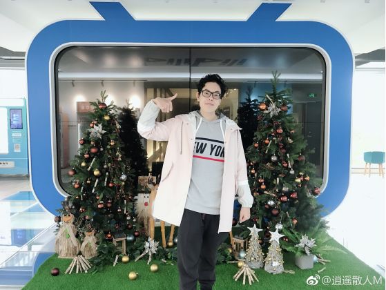 数十万人围观下，在游戏里死亡上万次是一种怎样的体验？｜专访逍遥散人