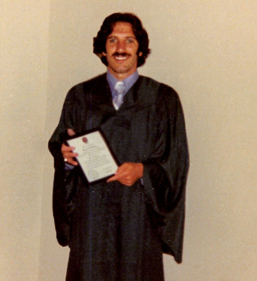 从*血卖**男孩到6000亿商业帝国，他却只想扳倒特朗普？