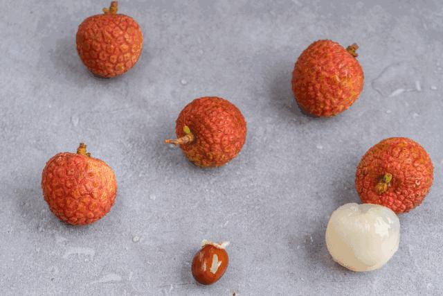 荔枝吃多了竟会得“病”！三颗杨梅下肚呼吸困难？很多人毫不知情