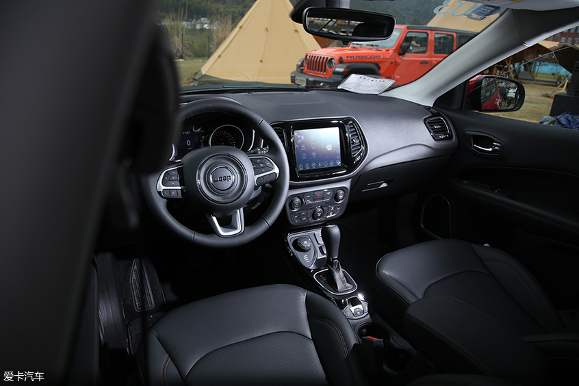全新jeep指南者四缸1.3t介绍,四驱强油耗高测试新款jeep指南者