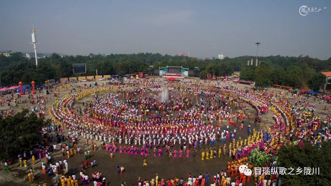 新泼水广场泼水时间,新泼水广场