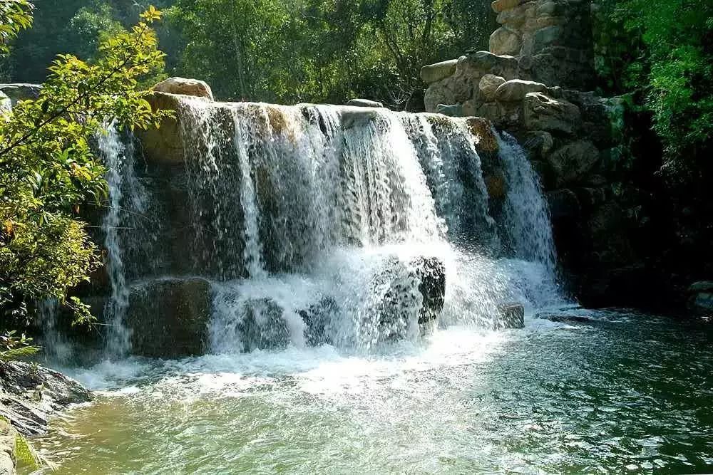 入住东南亚风情酒店！双人自助早餐+逸咖双人套餐！最低只要…
