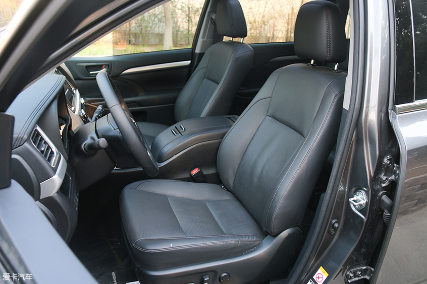 有钱人都买什么物件,现在年轻人能买哪些二手车