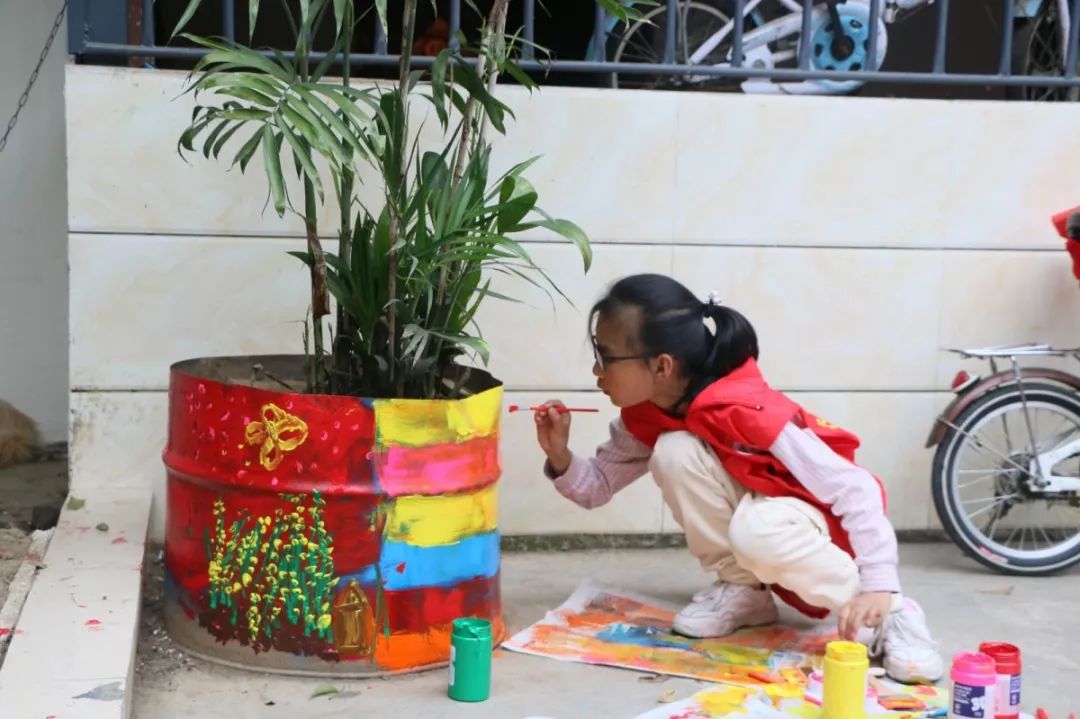 青·志愿|“拾彩添景·聚爱小巷”活动走进羊安镇，你我协作美化生活
