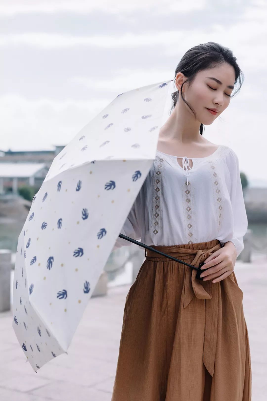 可以装进口袋的防晒伞，比强效防晒霜还管用