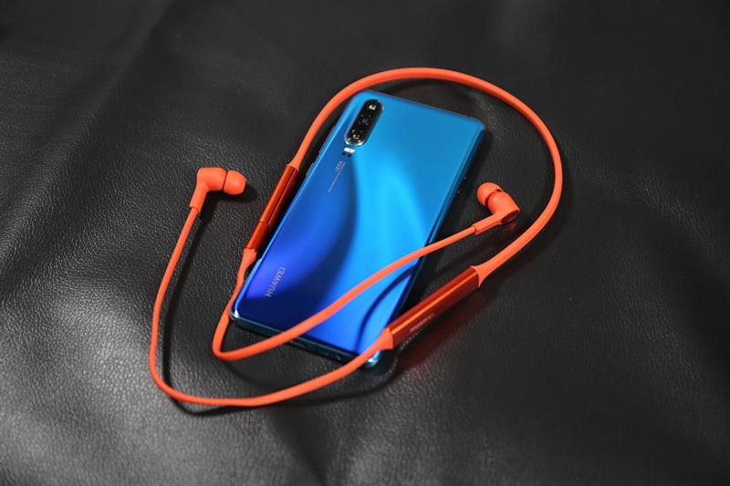 华为耳机freelace和活力版对比图,华为蓝牙耳机freelacepro3测评