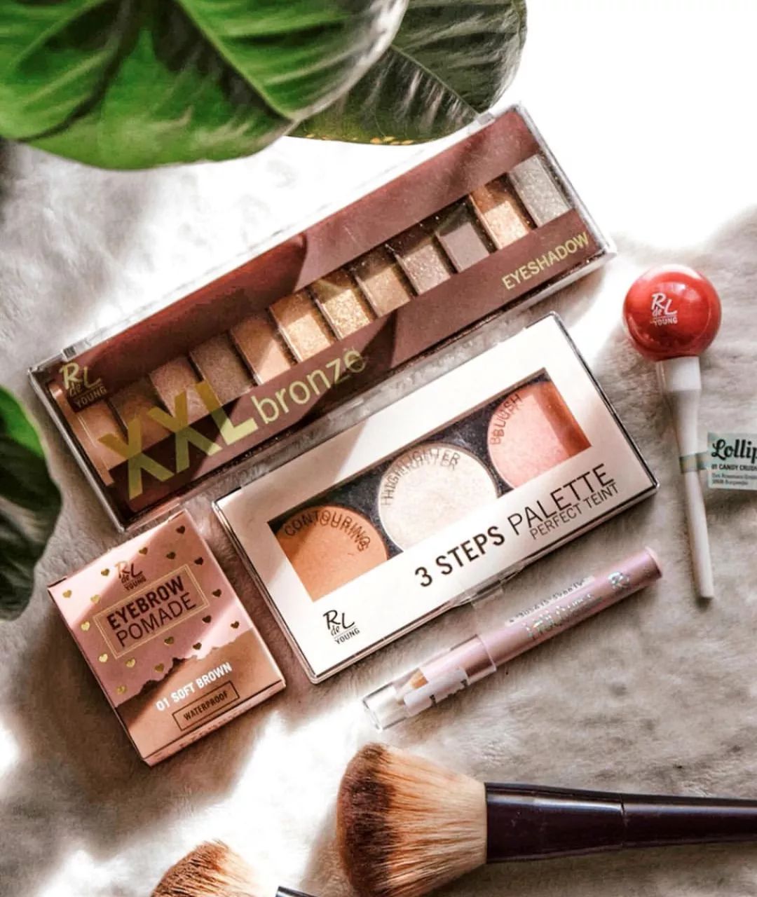 教你怎么画超薄的底妆,黄黑皮怎样画出自然底妆