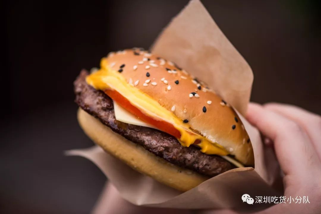 麦当劳黑金汉堡怎么样,麦当劳黑金安格斯卡路里