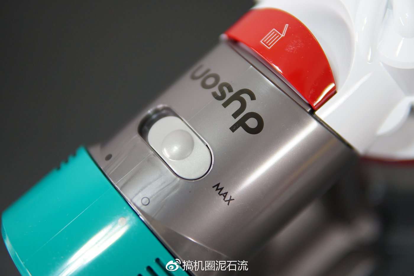 戴森除螨仪手持吸尘器评测,戴森吸螨仪v7清洗视频