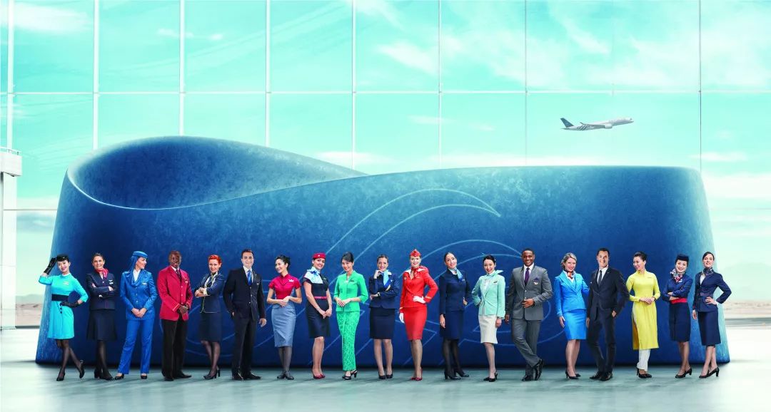 外航淡绿色制服空姐,外航空姐制服大比拼