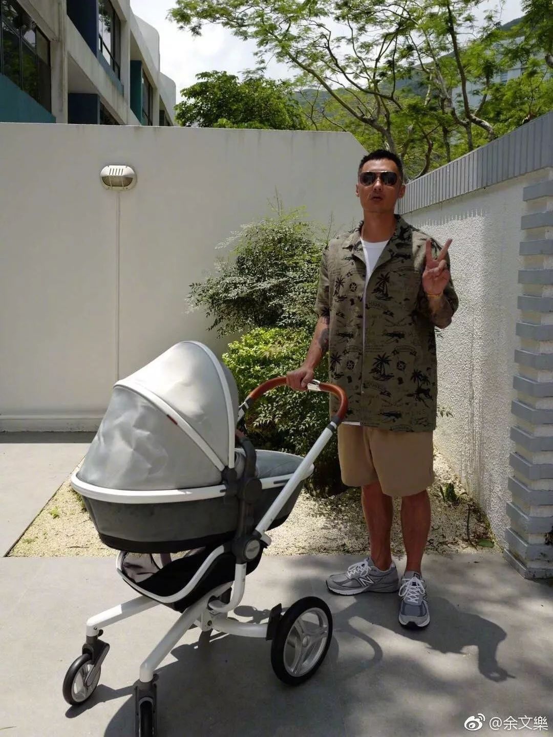 说到NewBalance，我第一个想到的还是余文乐