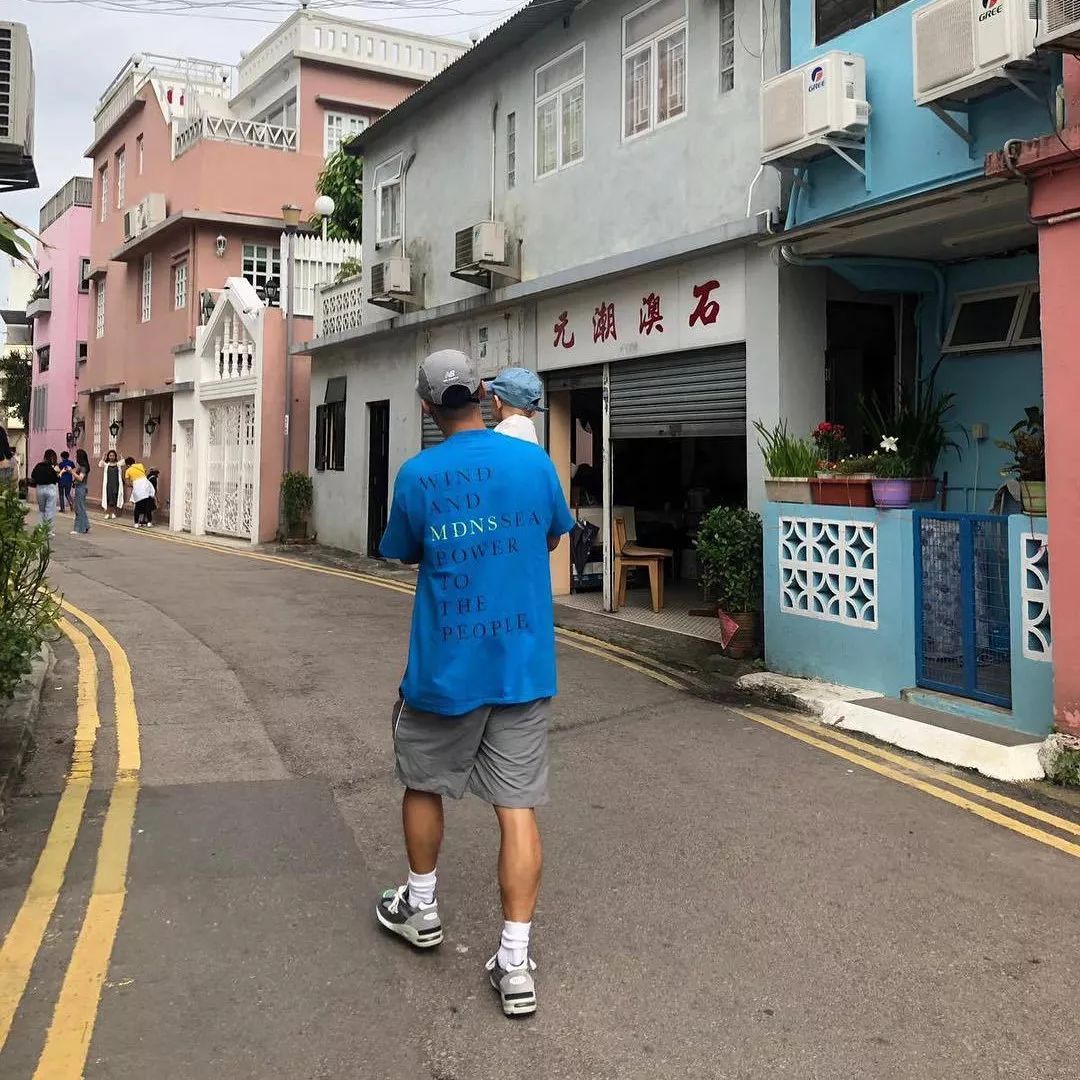 说到NewBalance，我第一个想到的还是余文乐