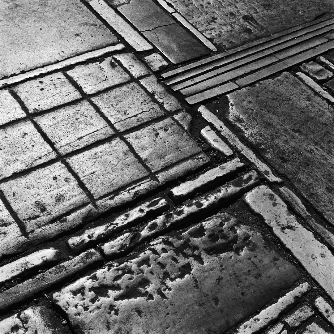 房子在她的镜头里变得生动，来看建筑摄影师埃莱娜30年作品展