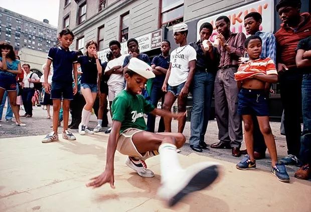 玛莎·库伯（MarthaCooper）半个世纪遍布全球用镜头记录街头艺术