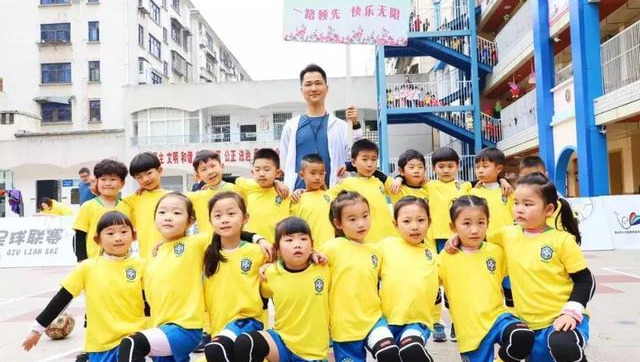 县直幼儿园举行足球嘉年华活动,信阳市中小学足球联赛