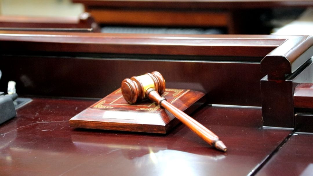 小心山寨名牌口红眼影！江门又端掉一“李鬼”工厂！