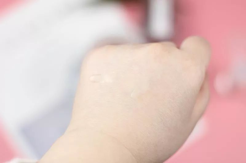 盲测14天揭密|年轻肌特训营收关，那瓶好评如潮的精华水究竟是谁？