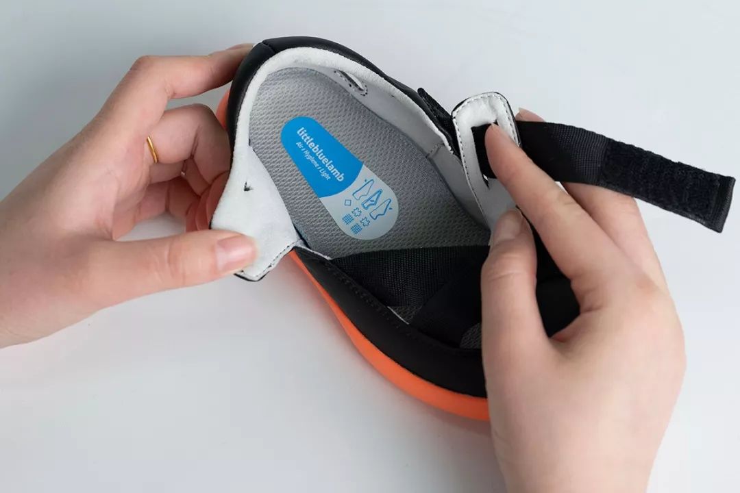 小蓝羊男童凉鞋,软牛皮软底时尚百搭平底凉鞋来了