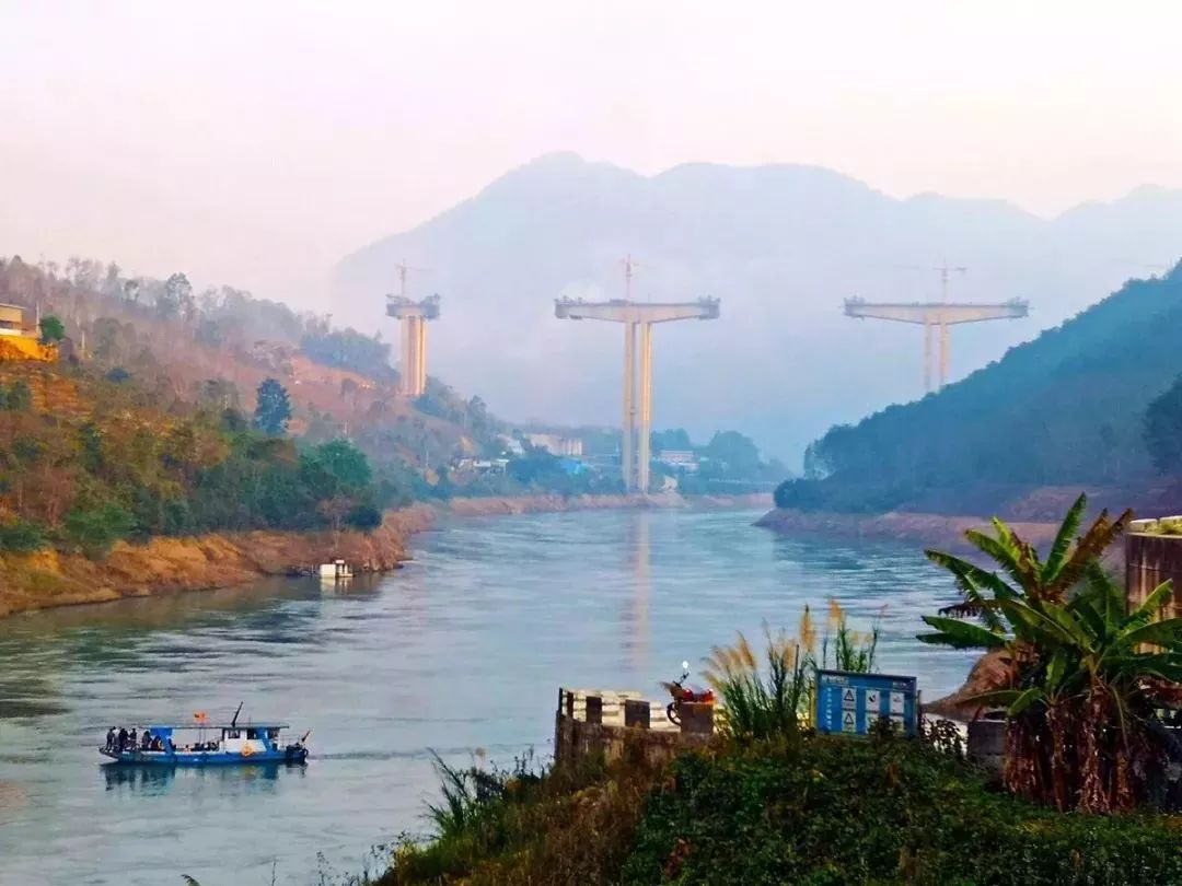 昆明到临沧可以走高速吗,临沧开车到昆明要多少个小时