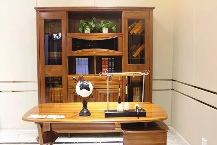 绁炴湪鐨勫鍏蜂笓鍗栧簵,绁炴湪甯傚鍏峰簵