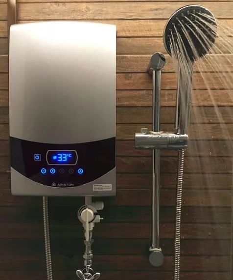 电热水器换燃气热水器方便吗,电热水器和燃气热水器哪种好