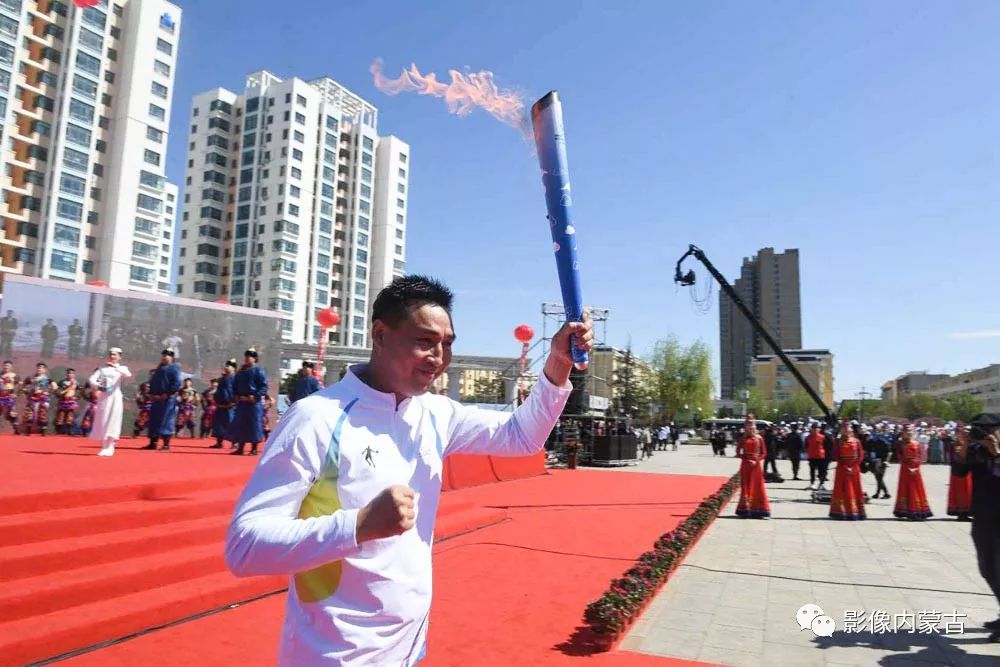 圣火点燃了,圣火已经点燃