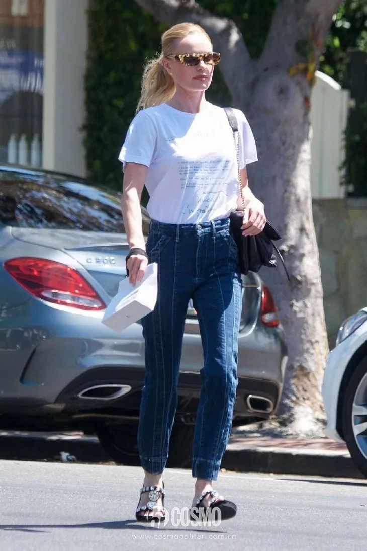 寰嬫斂淇忎匠浜篴j,寰嬫斂淇忎匠浜洪噷闈㈢殑elle