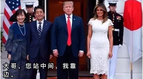 60岁大妈正跳广场舞，跳着跳着子宫掉了！人都吓昏了…