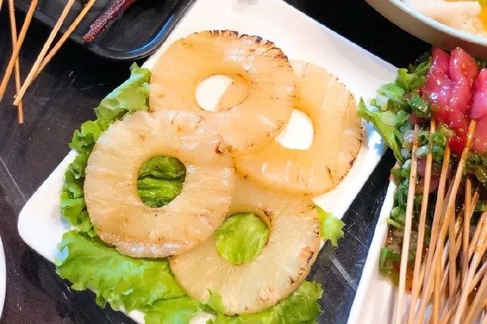 【吃在大连】Emmmm,臭豆腐烤鱼,味道比想像的要更激烈!