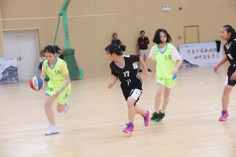 桂林小学篮球比赛,气势如虹开门红展示