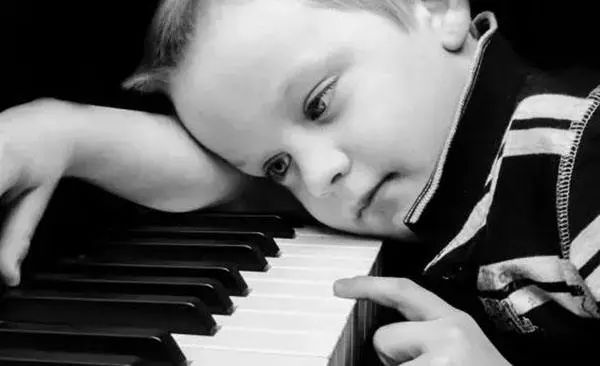 汤普森和巴斯蒂安哪个教材好,巴斯蒂安钢琴启蒙教学视频