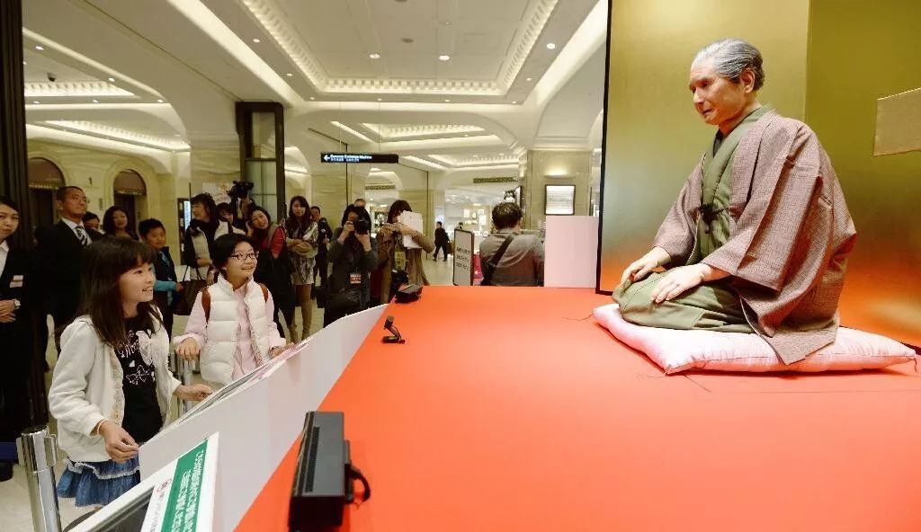 生活排忧所、准妈服务站、会员卫生间、机器人共荣.....盘点日本TOP10百货商场的体验创新对策