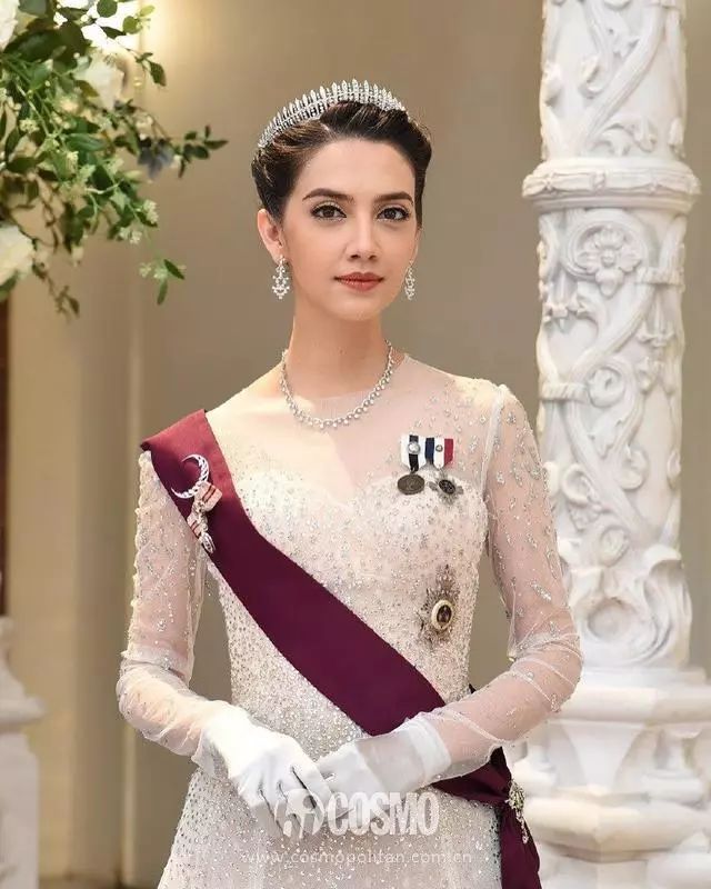 洪欣时尚穿搭,52岁洪欣日不落蔡依林