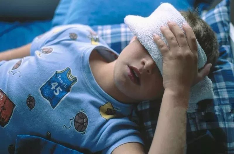 镇江人餐桌上都有,4岁男孩吃了两勺这个菜,抢救了两周才活过来!当心!