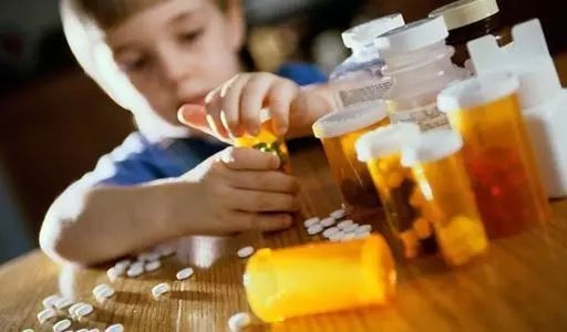 牛奶和果汁饮料一起喝会怎么样,牛奶和口服液能一起喝吗