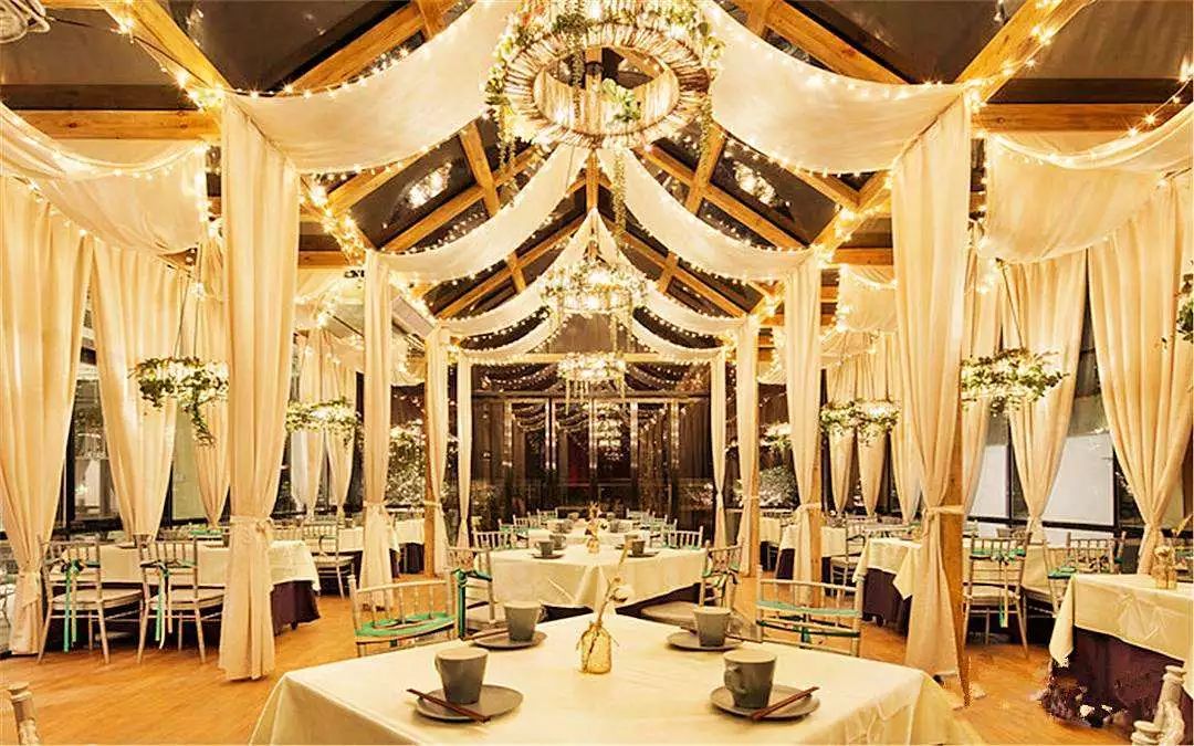 百万大学青年免费狂欢！AJ鞋展、街球大神空降，超多福利拿到手软！