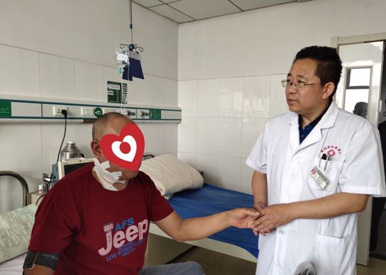 做了这个手术，肖大爷的白发变黑了……