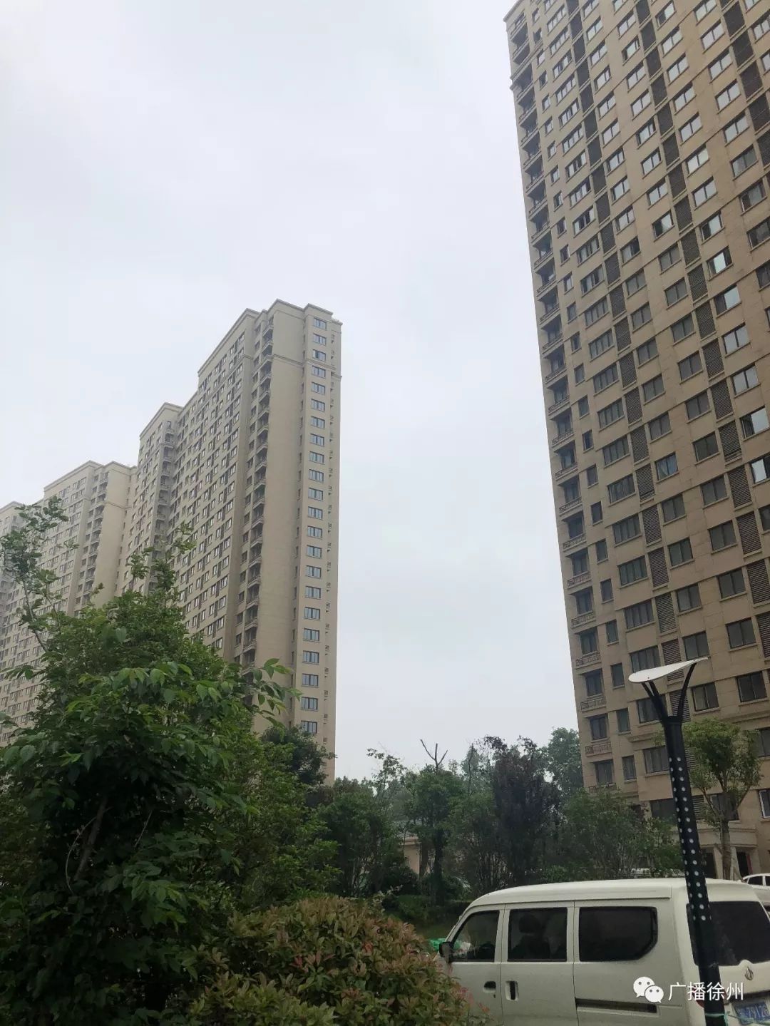 书香华府的房子墙面抹的是石灰吗,翰林华府墙体开裂