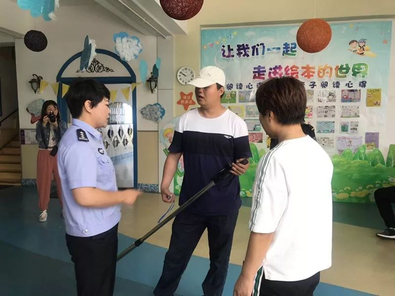 安全教育坏人闯进幼儿园,安全教育坏人抓小孩如何自救