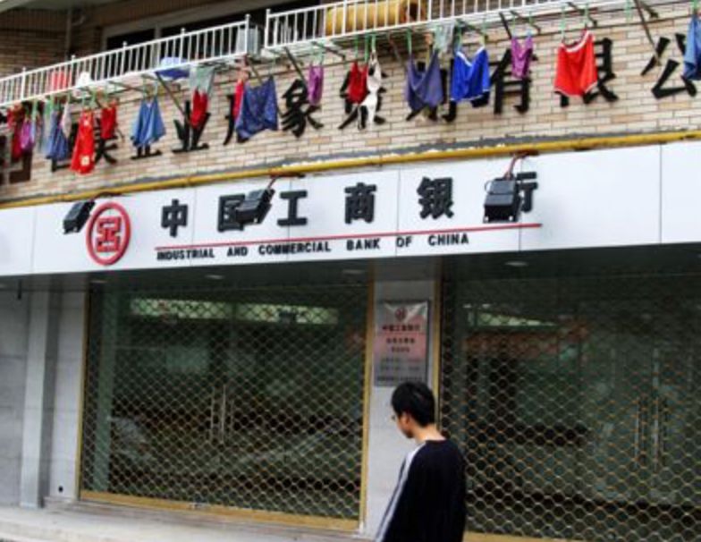 轻易别碰一次性*裤内**，穿上就脱不下去了