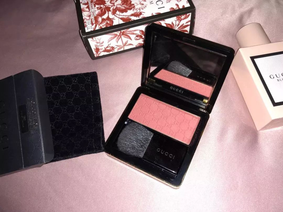 颜值使用感都在线的彩妆线为什么一直不红?GUCCI麻烦你反思一下!